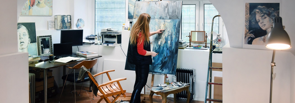 Sylwia Mużyło, painter, atelier