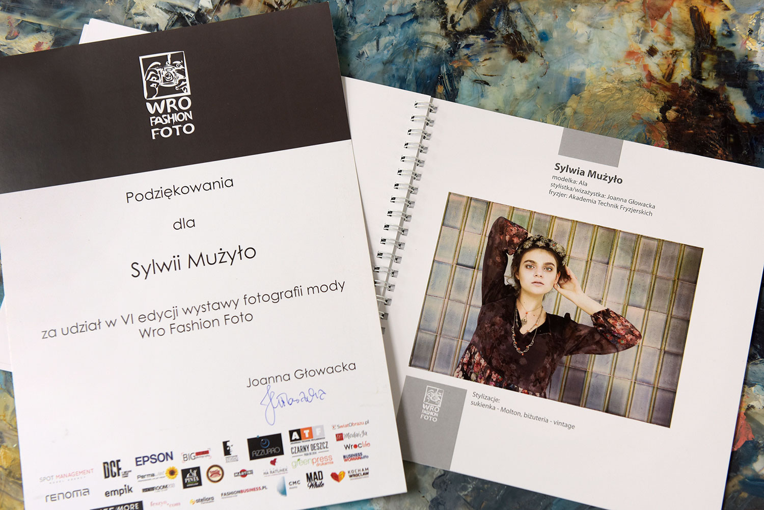 Katalog i podziękowania dla Sylwii Mużyło za udział we Wro Fashion Photo 2019